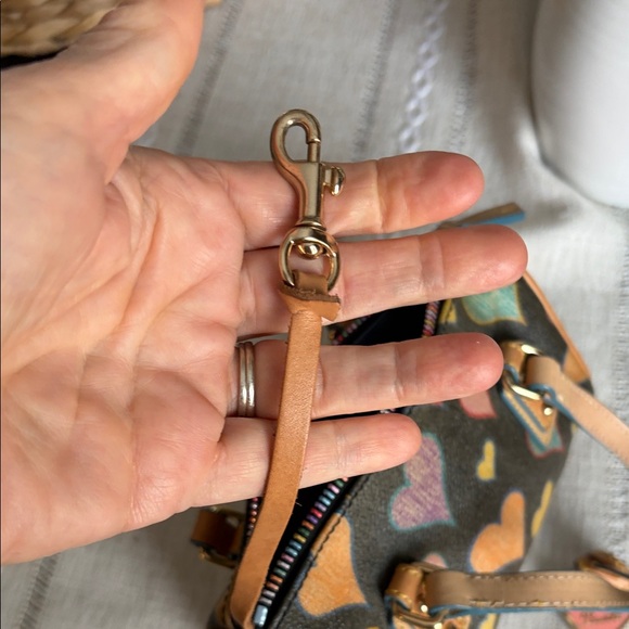 VINTAGE Dooney & Bourke Scribble Hearts Mini Barrel bag - Picture 7 of 12